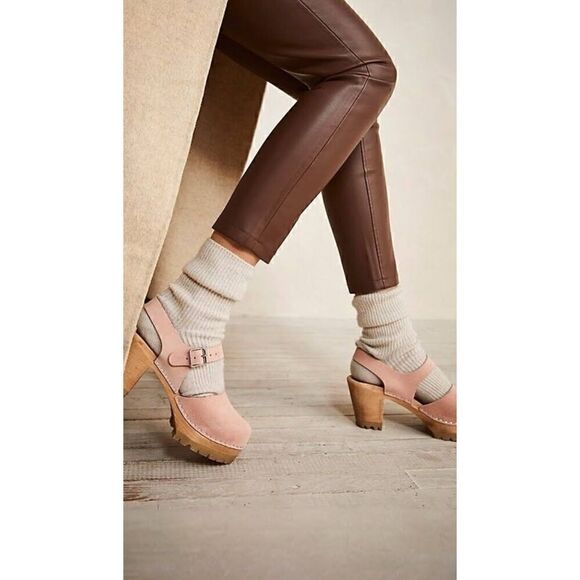 Free People MIA Abby Suede Clogs Size 36 in blush pink